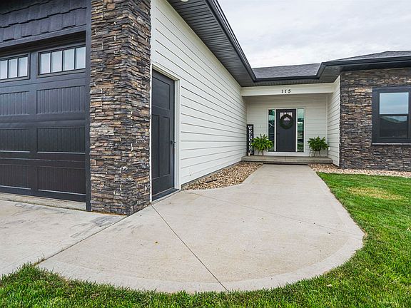 2nd image of 115 19th St SE
