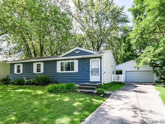 2nd image of 5899 Glenbrook Ave SE