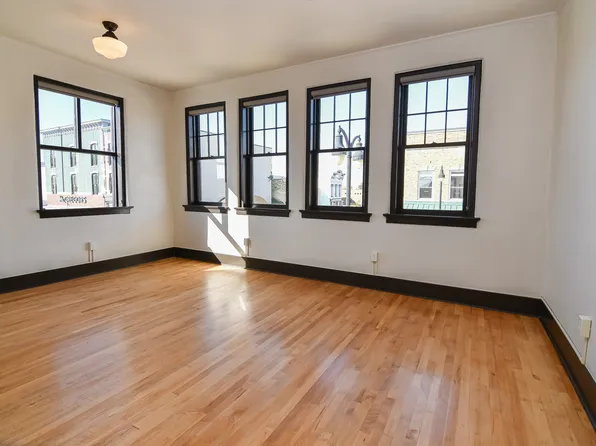 36 W Main St #205, Marshalltown, IA 50158