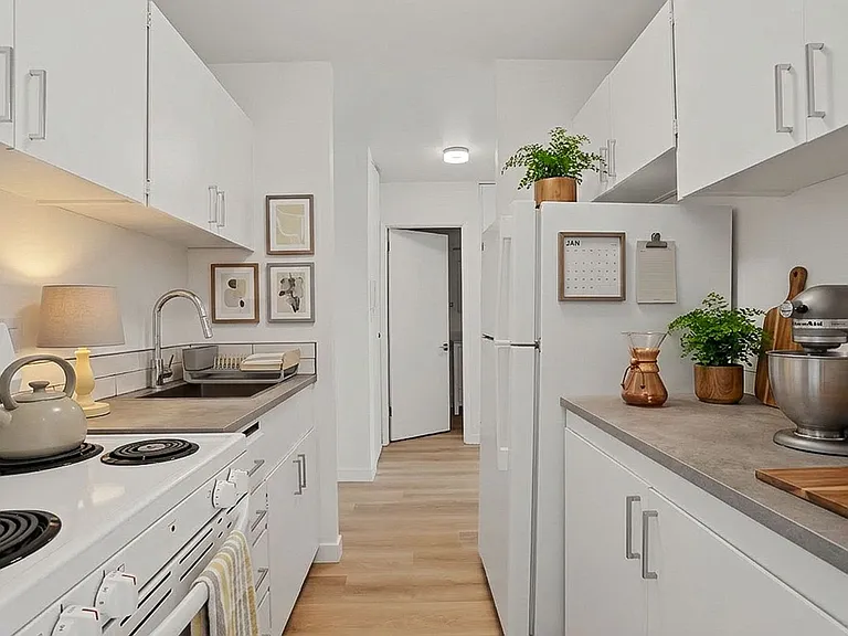 1221 Apartments — Photo 37