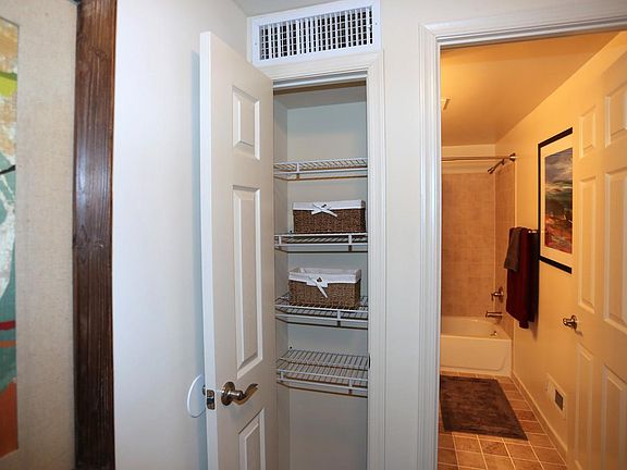 3rd image of 354 Constitution Ct