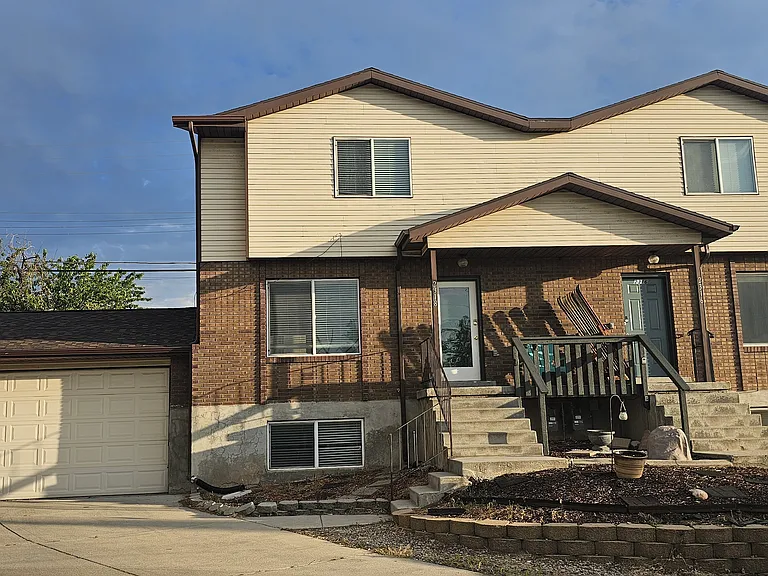 2318 E Claybourne Ave — Photo 1