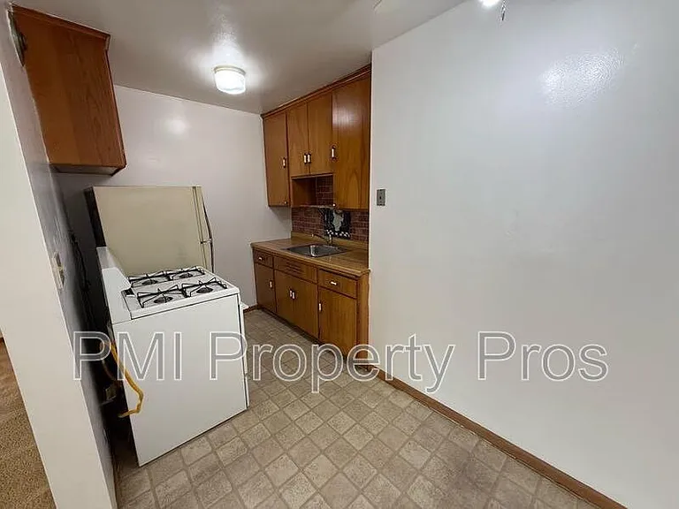 3800 N 76th St #4 — Photo 5