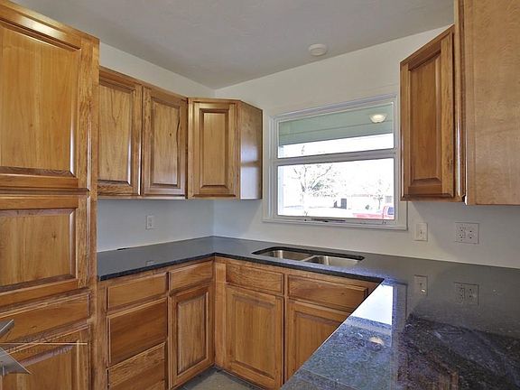 5th image of 2134 Woodard St