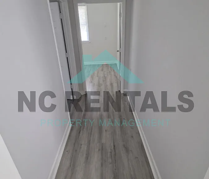 2300 Carlford Rd — Photo 23