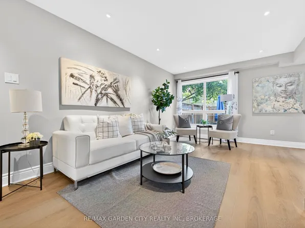 3008 Palmer Dr #8, Burlington, ON L7M 1L2