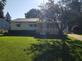 629 Maple St, Grand Ledge, MI 48837