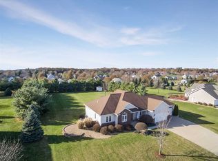 9205 Darrell Dr, Cedar Rapids, IA 52411