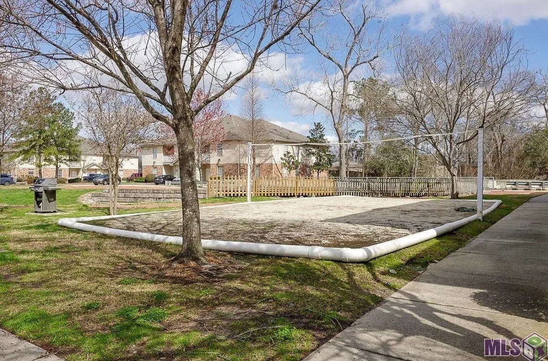 900 Dean Lee Drive - B — Photo 4