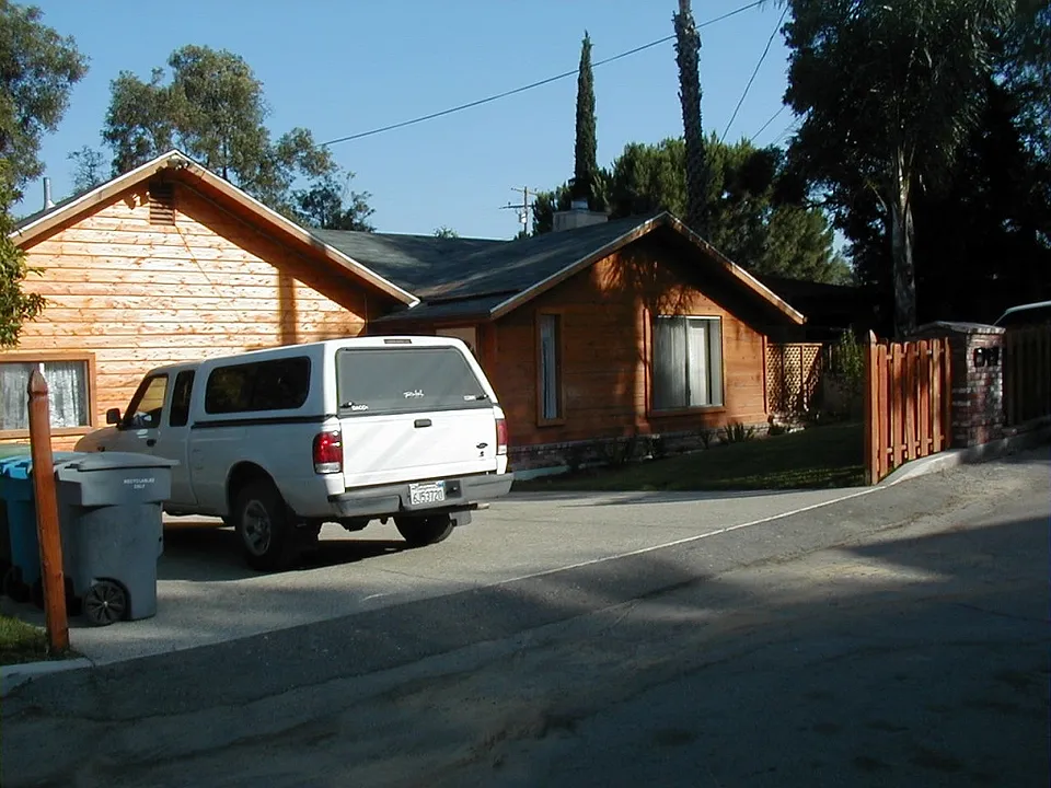 Building Photo 3