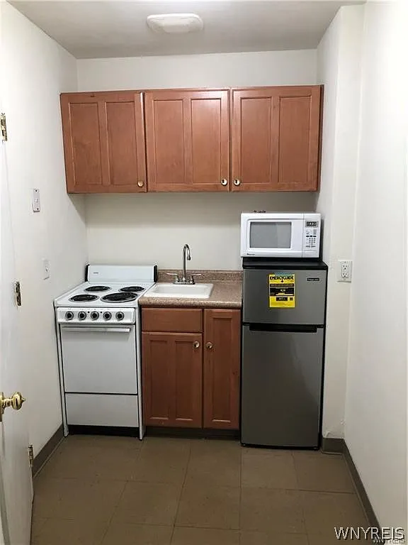 Studio, 1.0 bath, 5484 sqft, $740 — Photo 3