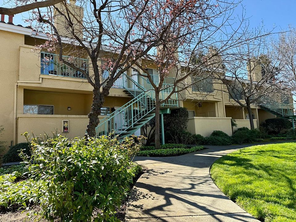 1st image of 106 Sunnyhills Ct