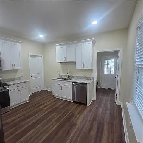 2644 Acacia St — Photo 5