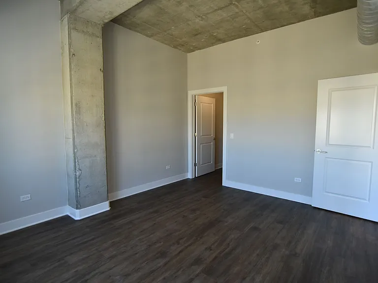 The Eagle Building - 3833 N Broadway — Photo 175