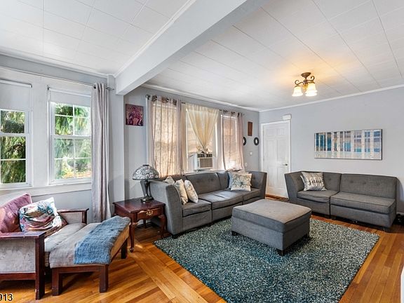 2nd image of 139 Coddington St