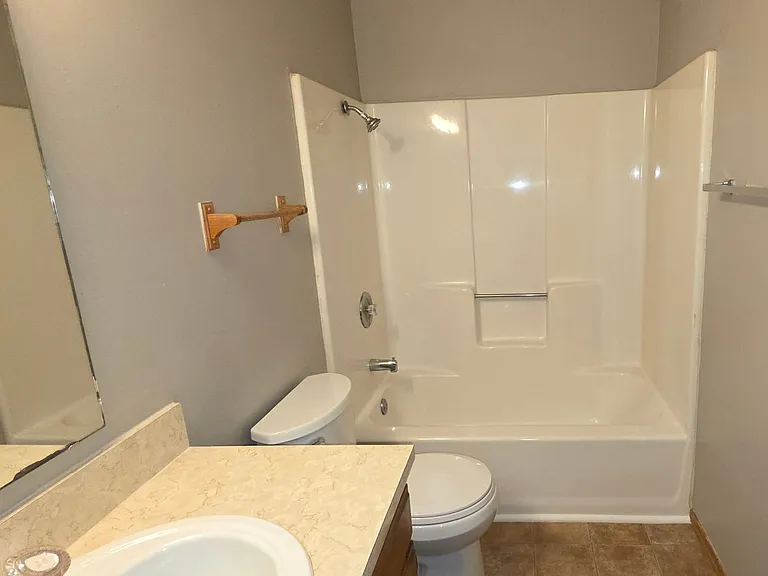 3757 W Sylvania St — Photo 3