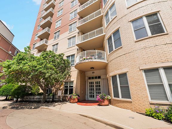 2nd image of 360 W Washington Ave Unit 1205
