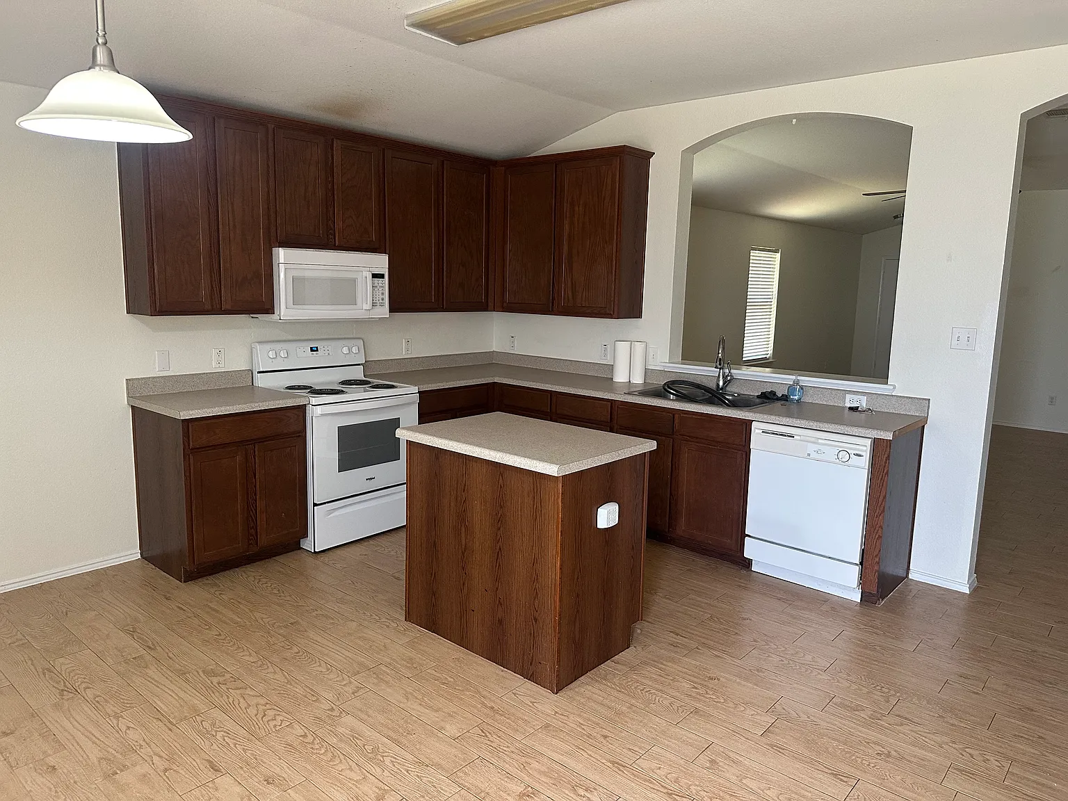 3 bed, 1700 sqft, $1,800 — Photo 3