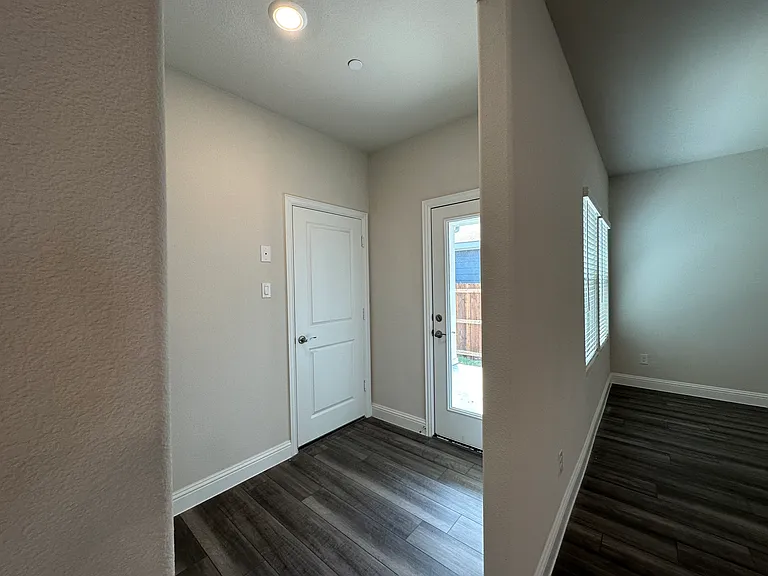 123 Monarch Way — Photo 7