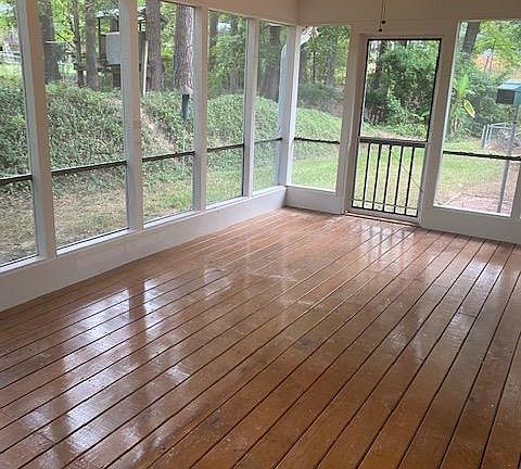Amazing Large Screen Porch