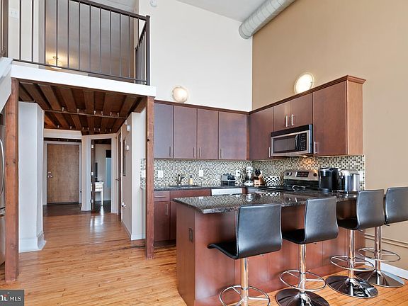 3rd image of 1201-15 Fitzwater St #414