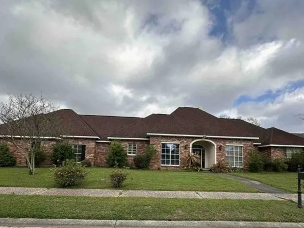 301 Spyglass Ln, Broussard, LA 70518