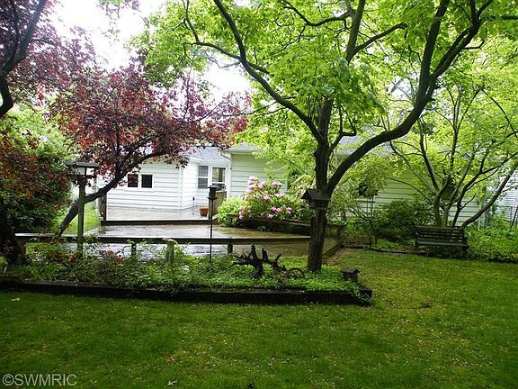 3rd image of 523 E Alice St