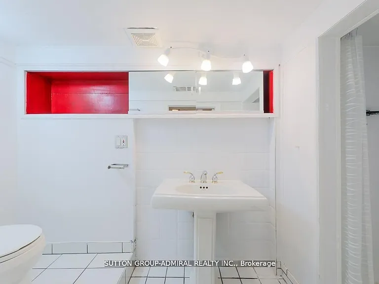 70 Carlaw Ave #BASEMENT — Photo 15