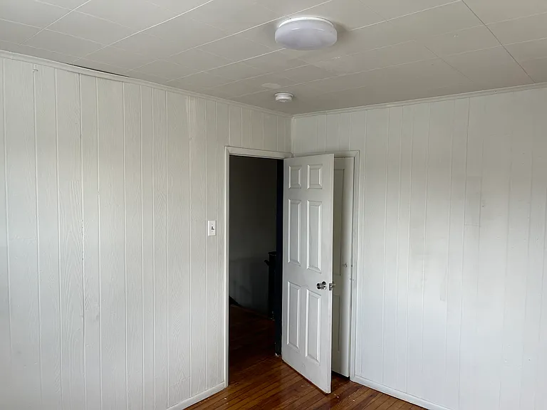427 Custer Ave — Photo 15
