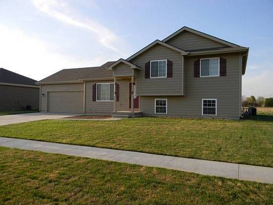 1st image of 725 Eileen Ln