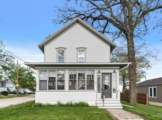 120 N Oak St, Hinckley, IL 60520