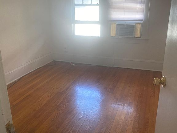 3rd image of 627 E Concord St APT F
