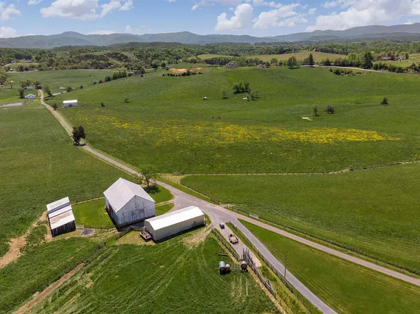 345 Spring Meadow Ln, Lexington, VA 24450
