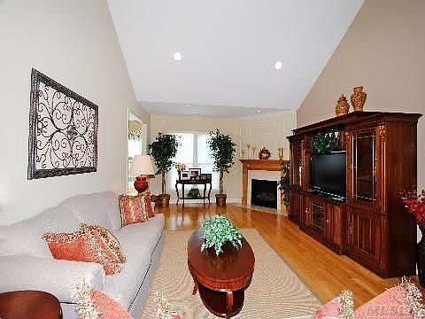 3rd image of 176 Carly Ln