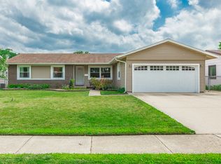 51 Clearmont Dr, Elk Grove Village, IL 60007