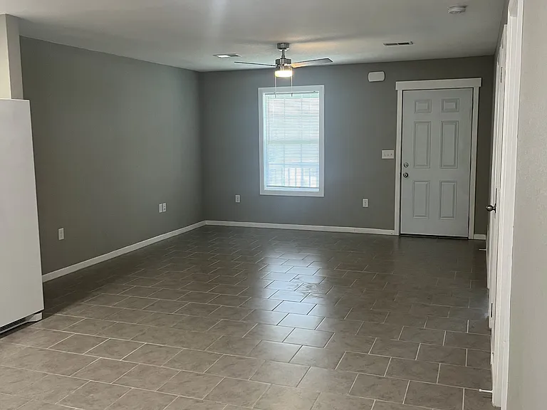 511 N Main St #B — Photo 3