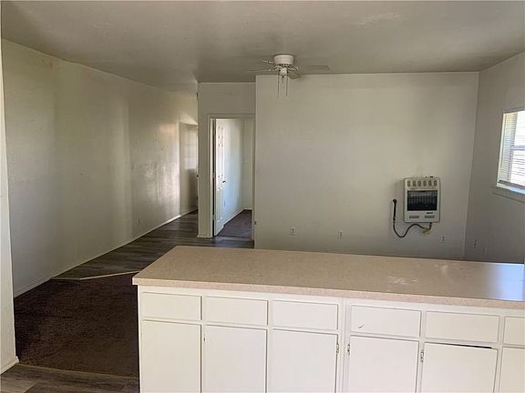 5th image of 718 Leverett Ave #1