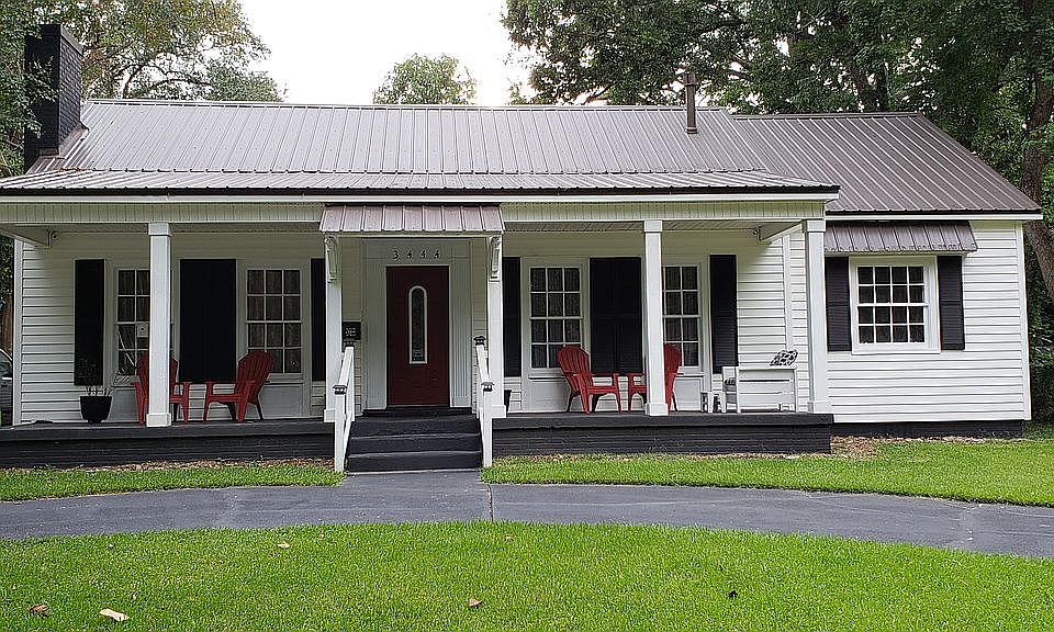 2nd image of 3444 Cloverdale Rd