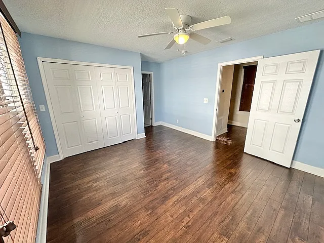 305 W 9th St — Photo 21