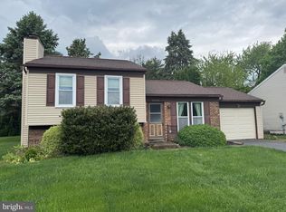 2804 Pebblebrook Dr, Lancaster, PA 17601