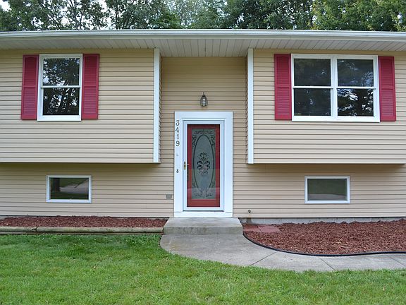 2nd image of 3419 Newton Dr