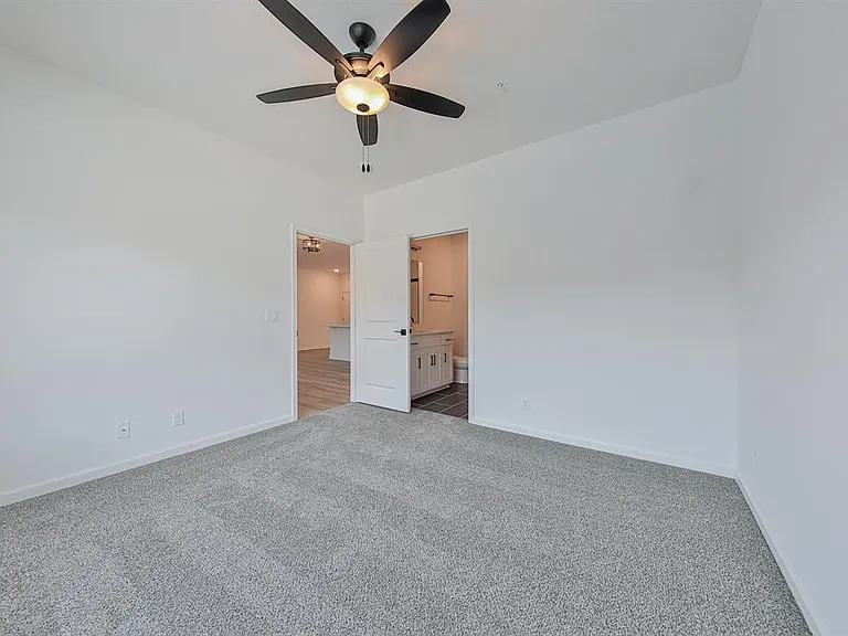 Bellbrook Apartments — Photo 19