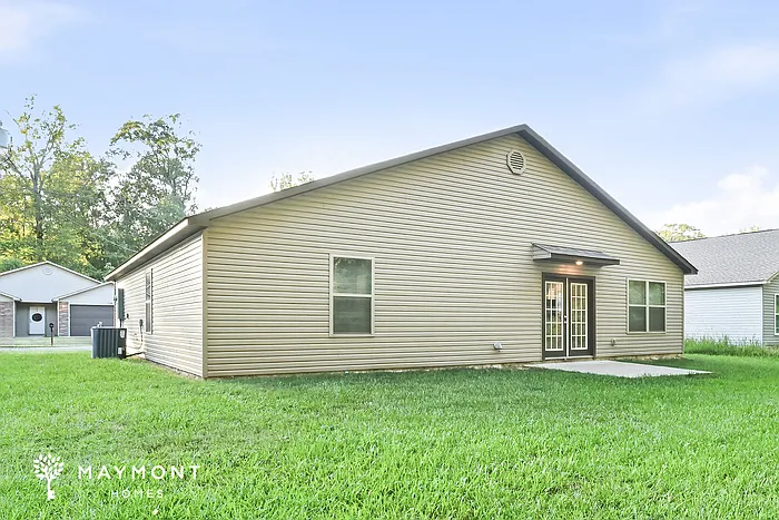 227 Iris St — Photo 14