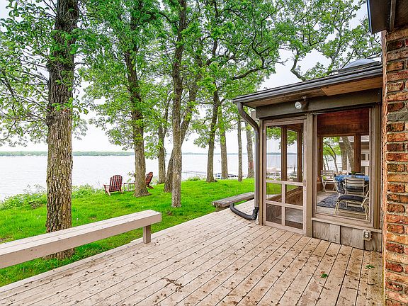 4th image of 2522 Okoboji Blvd