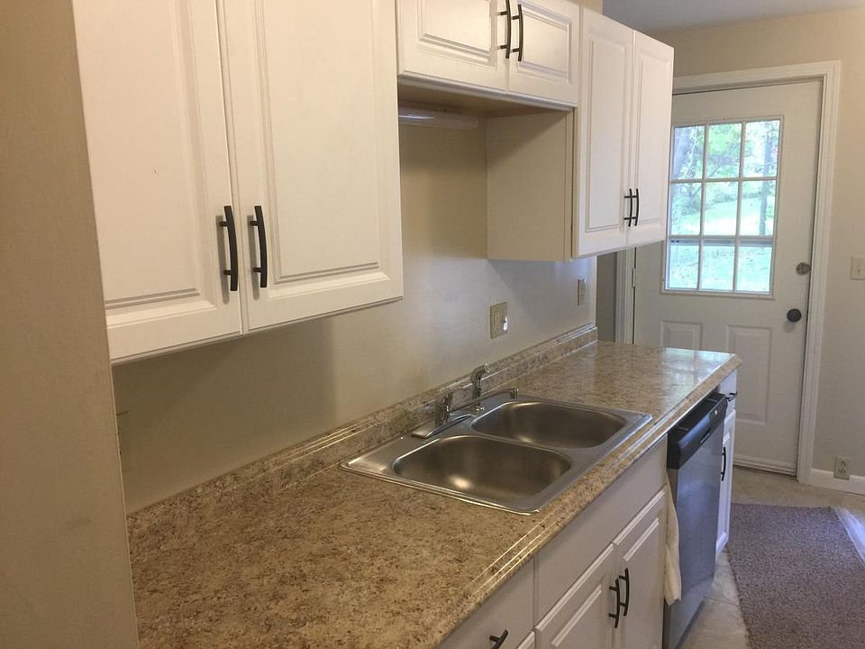 Kitchen with Dishwasher