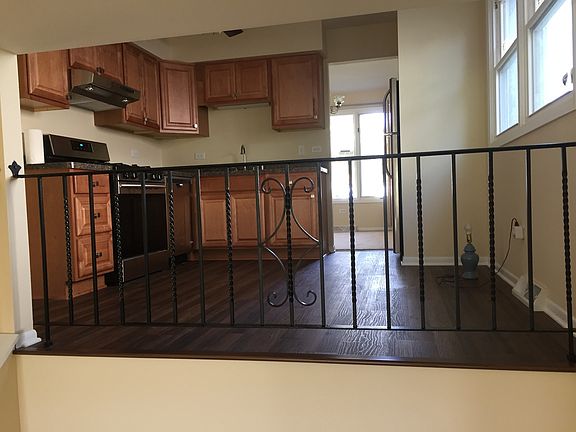 5th image of 6113 W 99th St