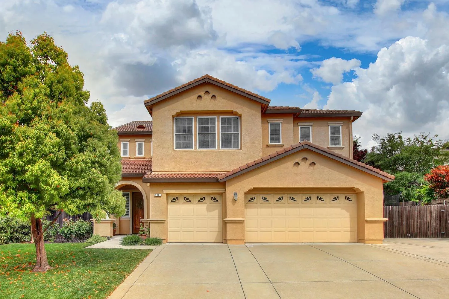 5921 Tanus Cir photo 1