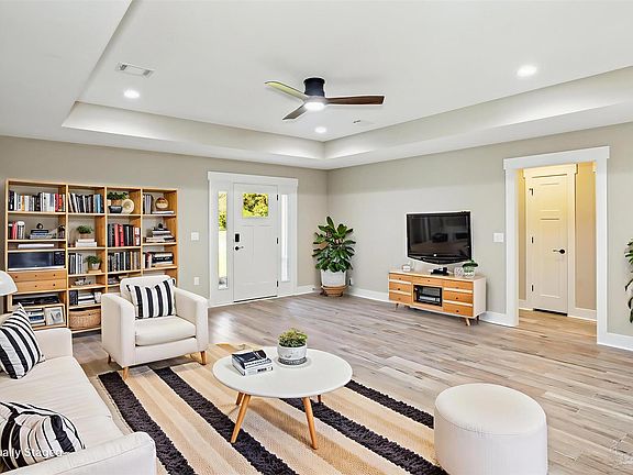 4th image of 5051 Hartley Dr