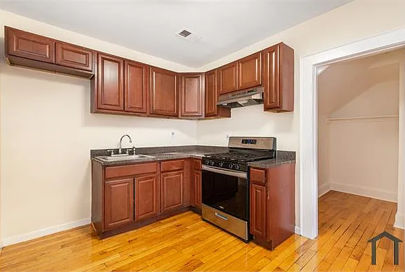 23 Monticello Ave #3 — Photo 1