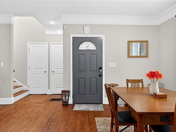 5th image of 2493 Burtz St NW